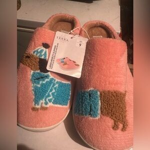 NWT Daschund slippers